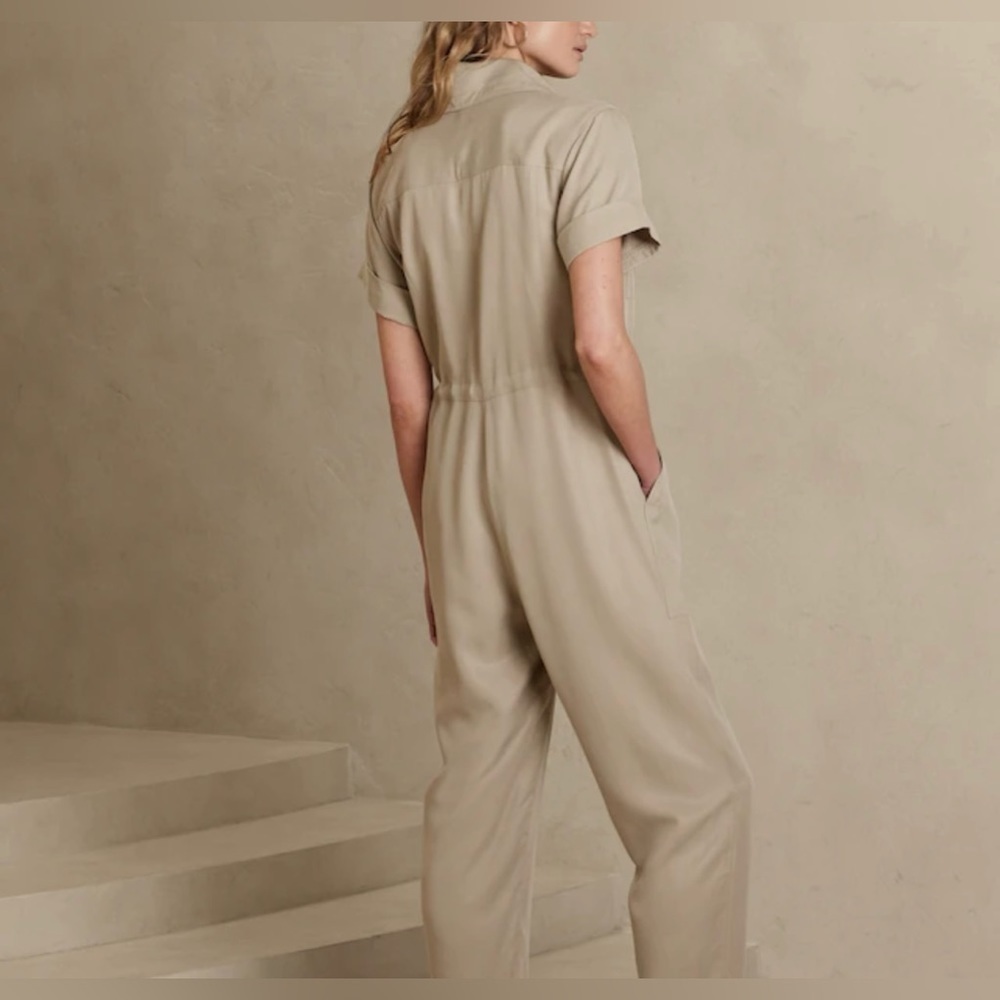 NWT Banana Republic Utility Jumpsuit in Maverick Tan Size Large - Picture 2 of 15